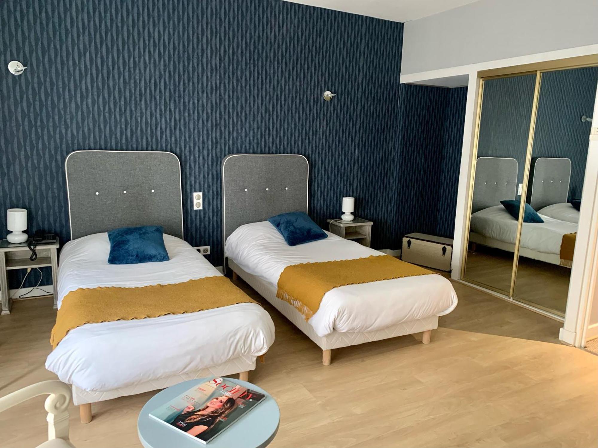 Brit Hotel Roanne - Le Grand Hotel Exterior photo